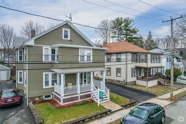 Homes in Bank Square include multifamily style homes.