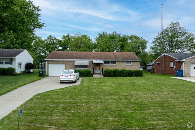 Ranch homes can be found through out the Sippo Lake neighborhood.