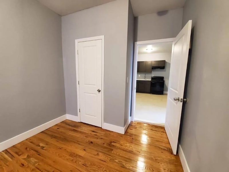 169 S Clinton St unit 4, East Orange, NJ 07018 - photo 1