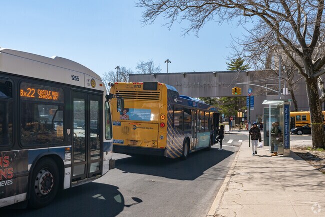 Accessing the campus is convenient by the multiple options for public transportation.