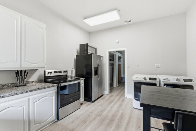 314 W Cevallos unit ID1363386P, San Antonio, TX 78204 - photo 5