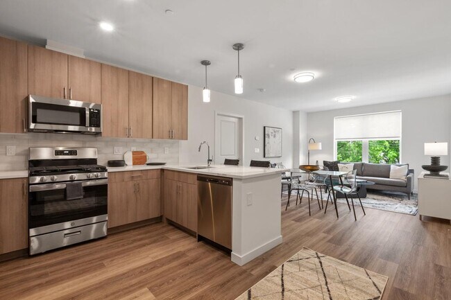 The Park at Woodbridge Station, Woodbridge, NJ 07095 - photo 3