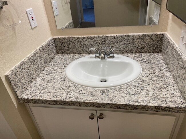 1241 Morse Ave unit 2, Sacramento, CA 95864 - photo 6