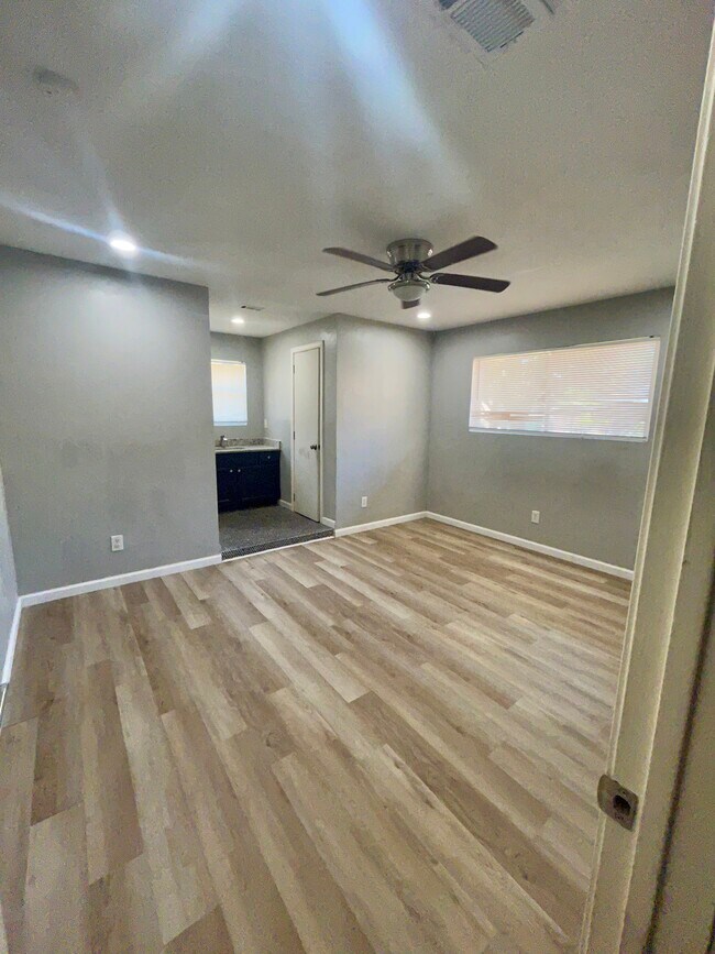 5249 Dazzle Dr, Dallas, TX 75232 - photo 5