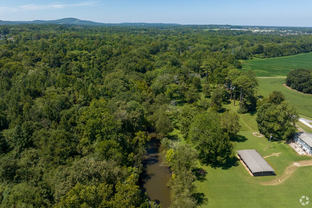 About Moores Mill Schools, Demographics, Things to Do