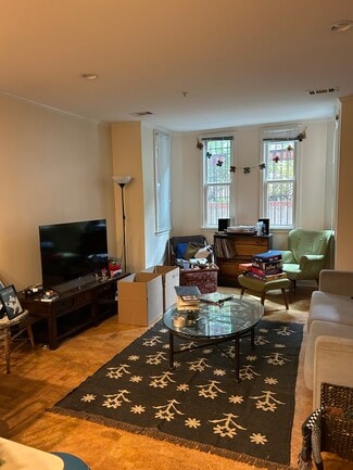 222 7th St NE Unit B, Washington, DC 20002