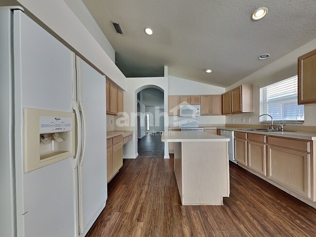 12426 Tree Pointe Ct, Riverview, FL 33578 - photo 3