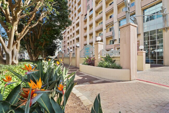 Aqua Condominiums unit 1016, Long Beach, CA 90802 - photo 3