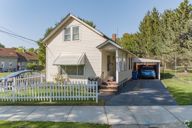 Small colonial-style homes give North Broadway its warmth and charm.