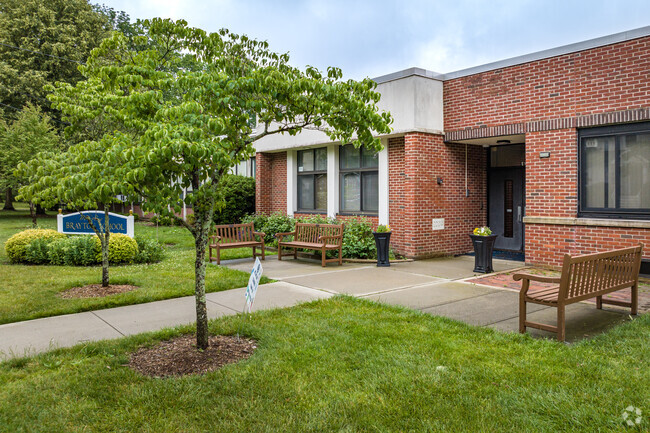 The main entrance to Brayton School, Summit, NJ.