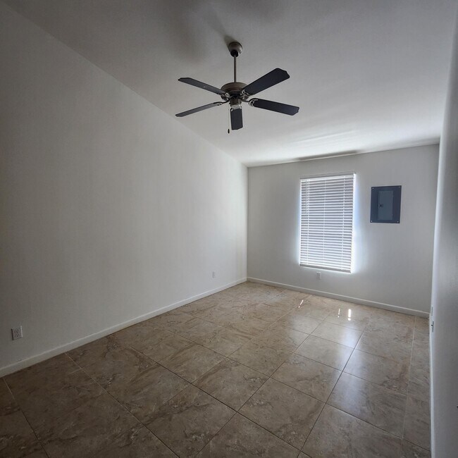 2009 Upland Dr unit 1, Edinburg, TX 78539 - photo 2
