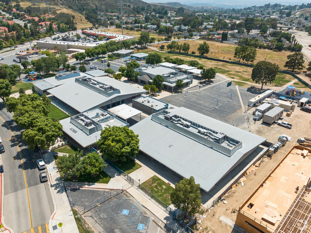 Rosedell Elementary School in Saugus, CA has a B+ rating on Niche.