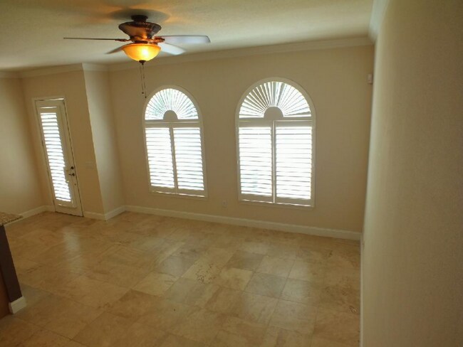 616 2nd St N, Saint Petersburg, FL 33701 - photo 6