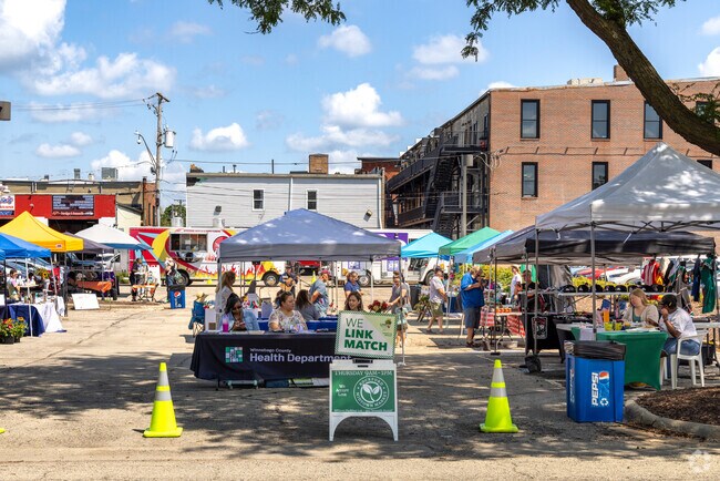 Midtown Farmer's Market is a dog and bike-friendly opportunity to support small businesses.
