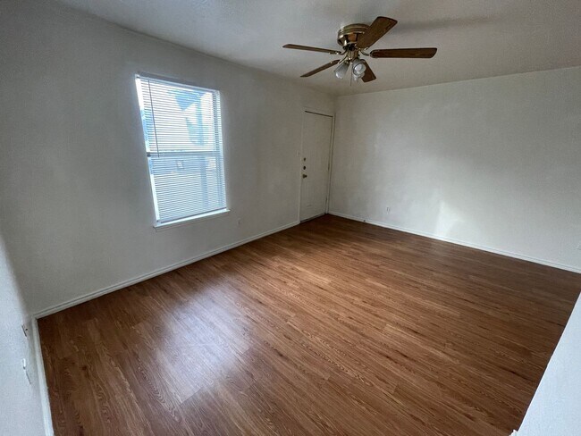 1906 Windward Dr unit B, Killeen, TX 76543 - photo 2