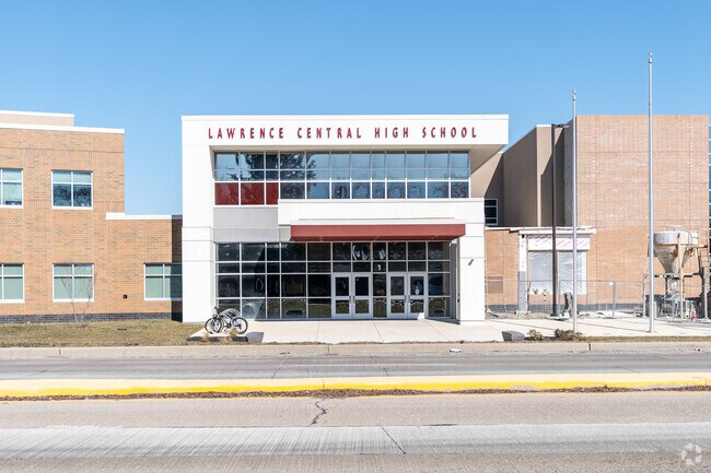 Lawrence Central High School in Devington has a student-teacher ratio of 17 to 1.