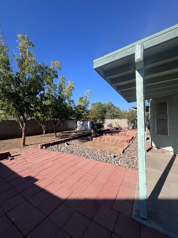 8631 W Monte Vista Rd, Phoenix, AZ 85037