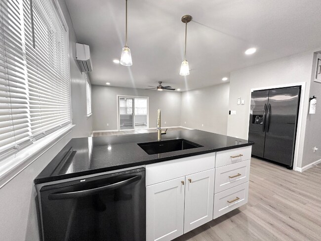 287 Pierce St unit 1, Kingston, PA 18704 - photo 3