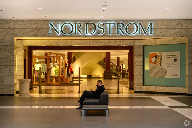 There are plenty of clothing stores located in Foxcroft Heights.