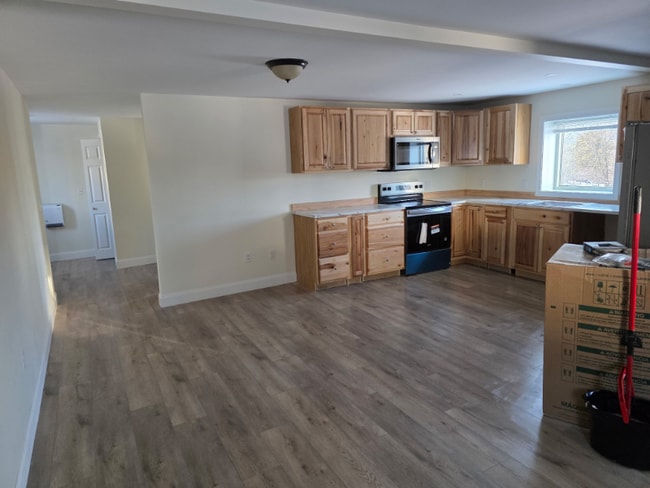 19 Hill Ave unit A, Ashland, NH 03217 - photo 4