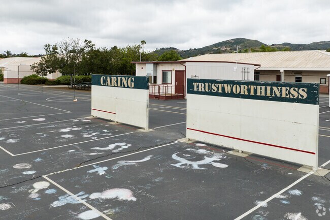 Inpriational phrase on the walls at Foothill Oak Elementary in Vista.