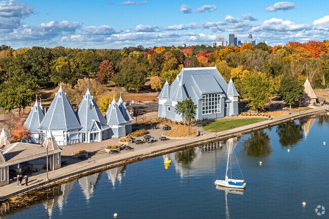 Morningside residents have convenient access to lake activities.