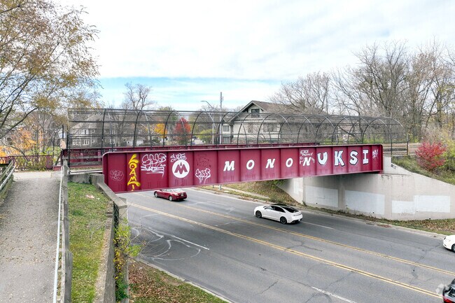 In Avondale Meadows, the Monon Trail features several bridges along its route.
