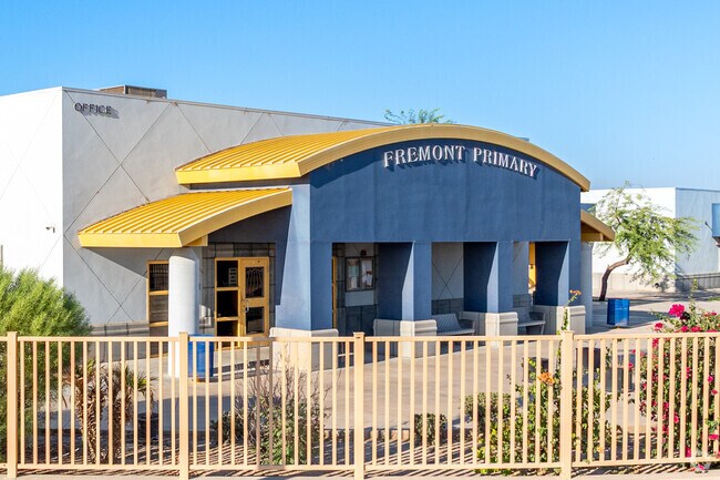 Enter a great school at Fremont Primary School.