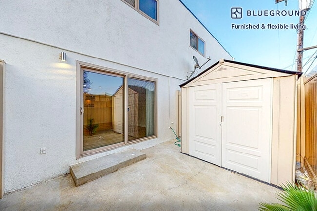 2106 Manhattan Beach Blvd unit FL0-ID10198A, Redondo Beach, CA 90278 - photo 4