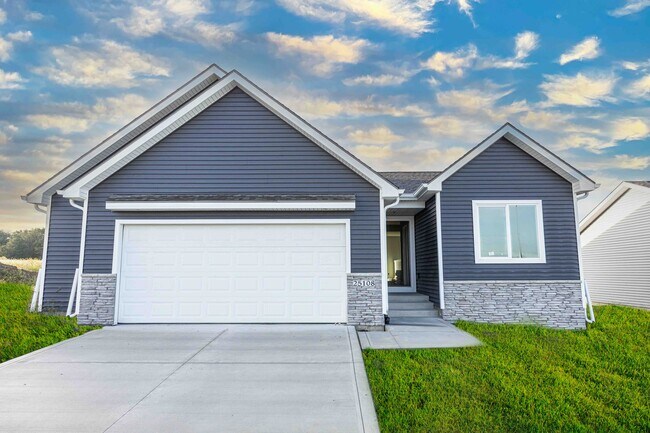 0 Y Ave unit 38620329, Grimes, IA 50111 - photo 2