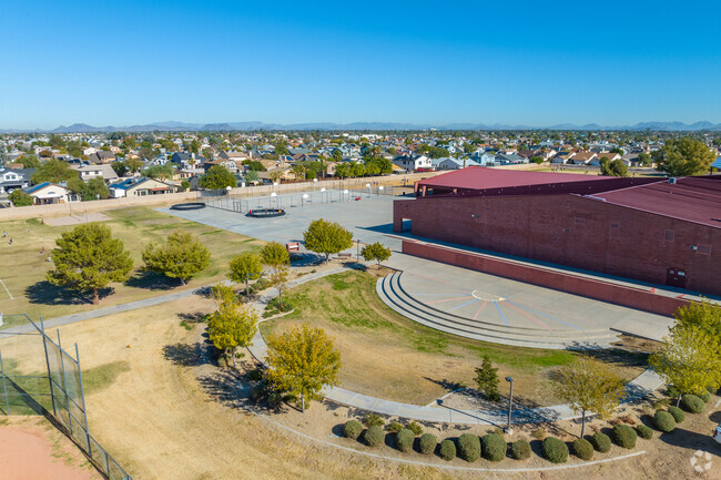 Santa Fe Elementary in Glendale fosters a love for learning in young minds.