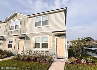 608 Yellow Oaks Ln, Orange Park, FL 32065