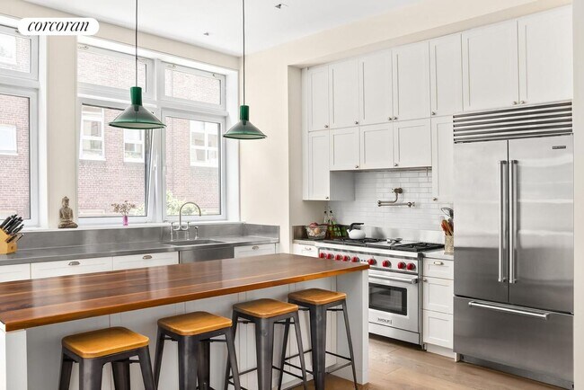 308 E 30th St, New York, NY 10016 - photo 4