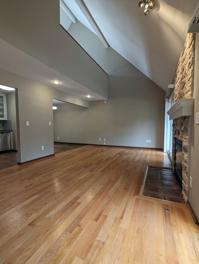 3800 Pennsylvania Ave, Kansas City, MO 64111