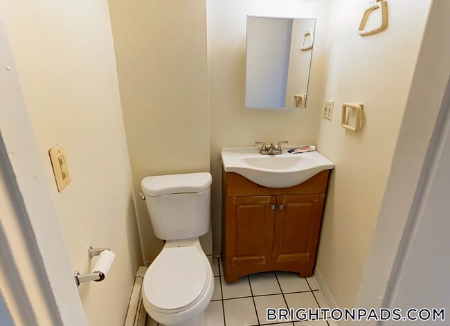 1422 Commonwealth Ave unit 5, Boston, MA 02134 - photo 7