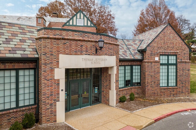 Jefferson Elementary School is a well ranked choice for students in Pasadena Hills St. Louis.