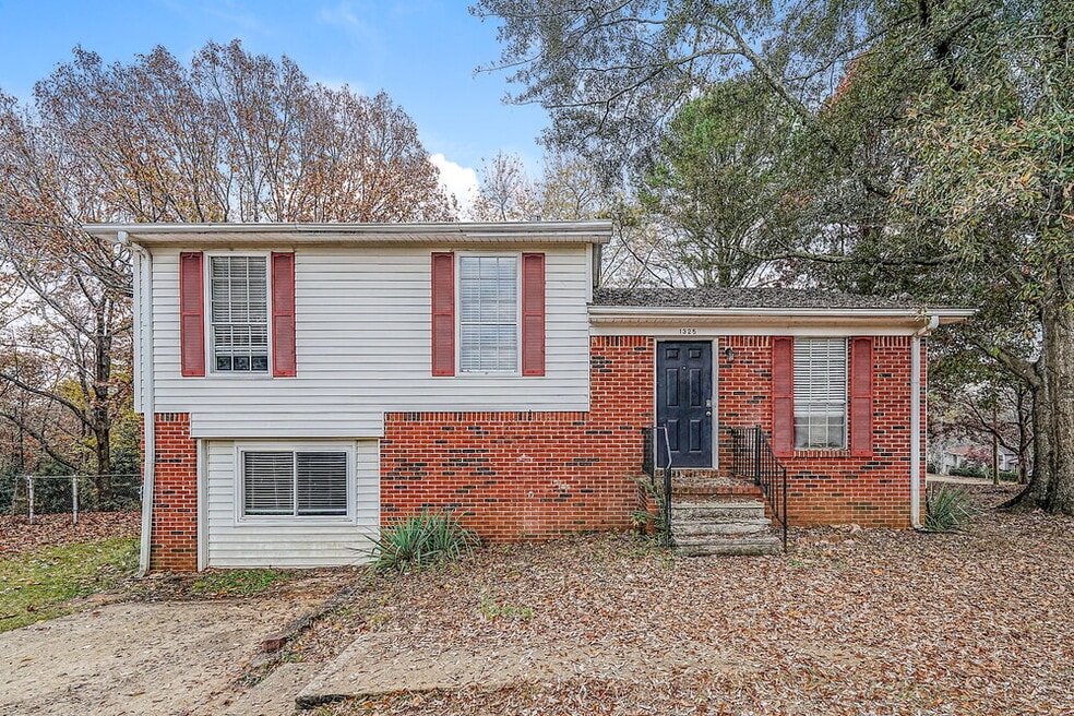 1325 Turf Dr, Center Point, AL 35215 - photo 1