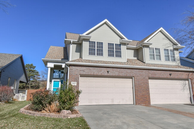 9412 Forest Glen Dr, Lincoln, NE 68526 - photo 2