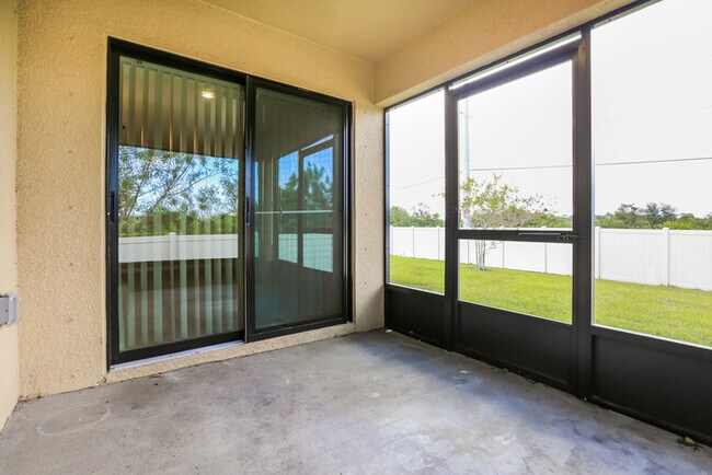 844 Chatham Walk Dr, Ruskin, FL 33570 - photo 7