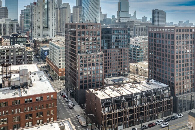 939 W Washington Blvd