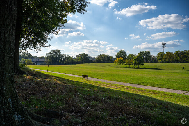 Brooklyn Heights Park in Baltimore is a great spot to relax.