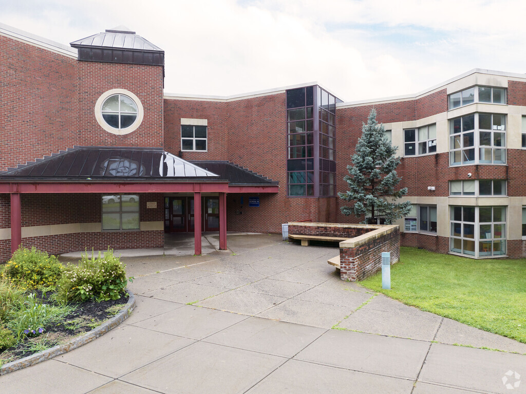 PS 14 is located in Troy, NY and serves the grades of K-5.