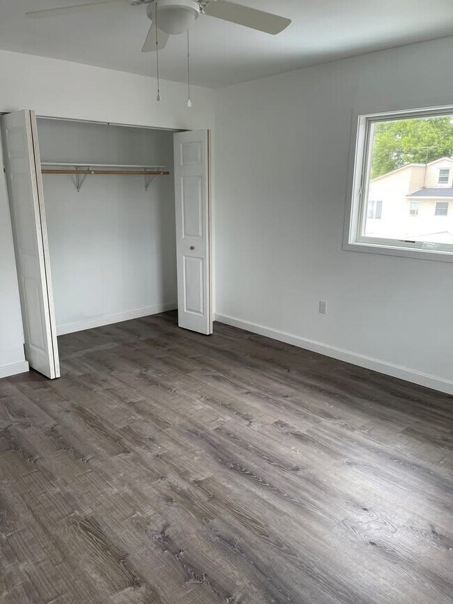 4822 Kutztown Rd unit 2, Temple, PA 19560 - photo 3