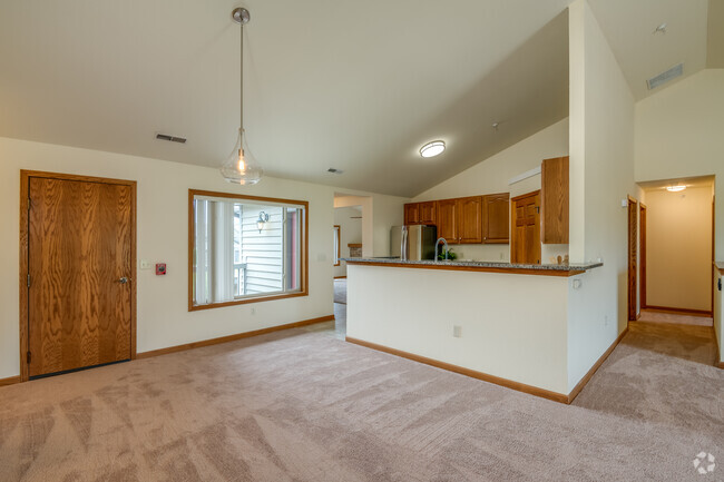 2 BR, 2 BA - 1,900SF