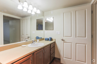 11785 NW Timberview Ln, Portland, OR 97229