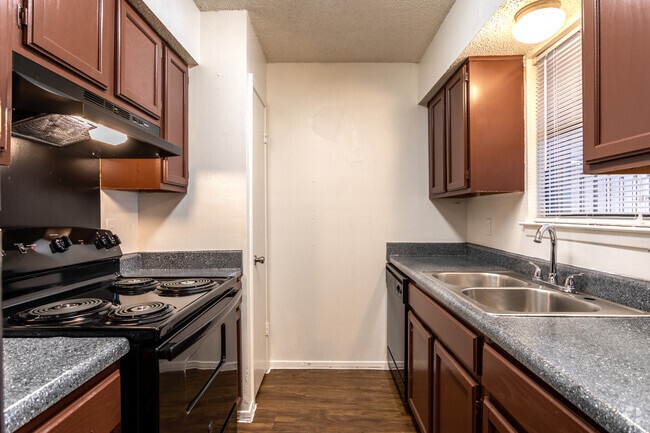 Tri Pointe Square, Mesquite, TX 75149 - photo 2