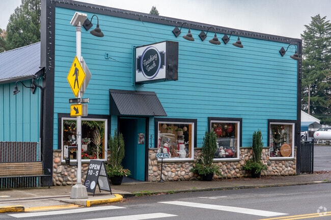 Enjoy the many dining options on Battle Ground's main street.