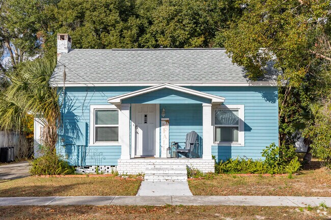 The classic quaint downtown cottages are having a revival in Dunnellon, as new people come to town.
