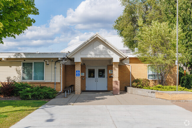 Mullan Trail Elementary School serves grades Pre K-5th.