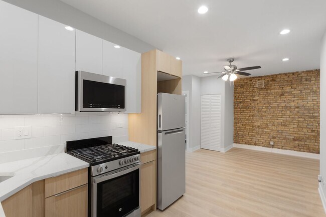 1651 W Jonquil Terrace unit 12, Chicago, IL 60626 - photo 4